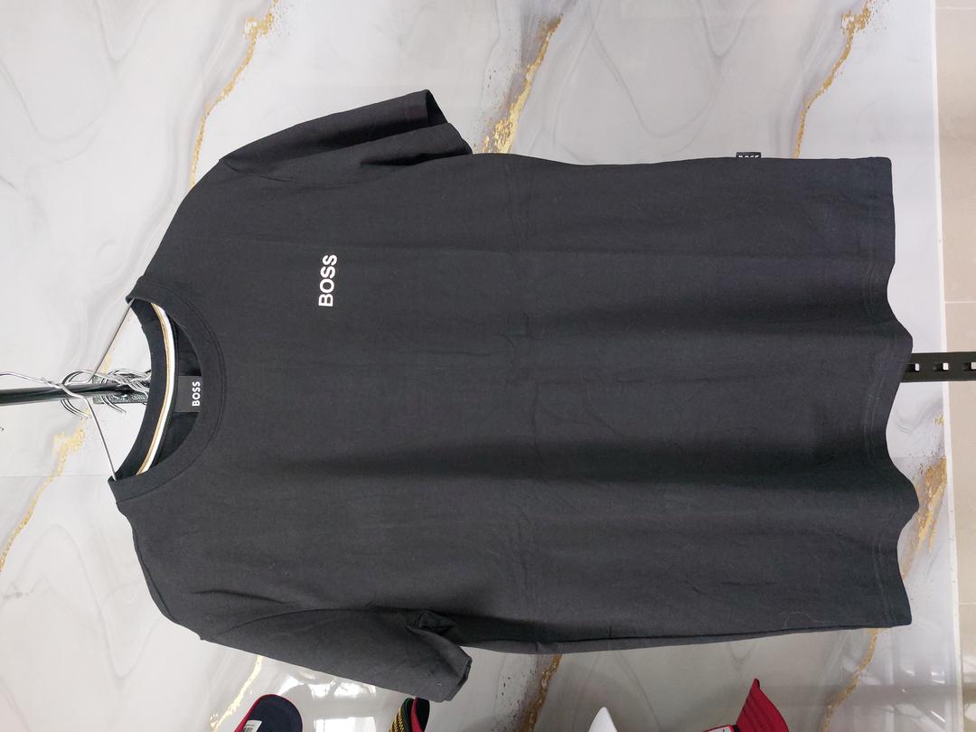 camiseta-boss-negra-20241215_103603.jpg