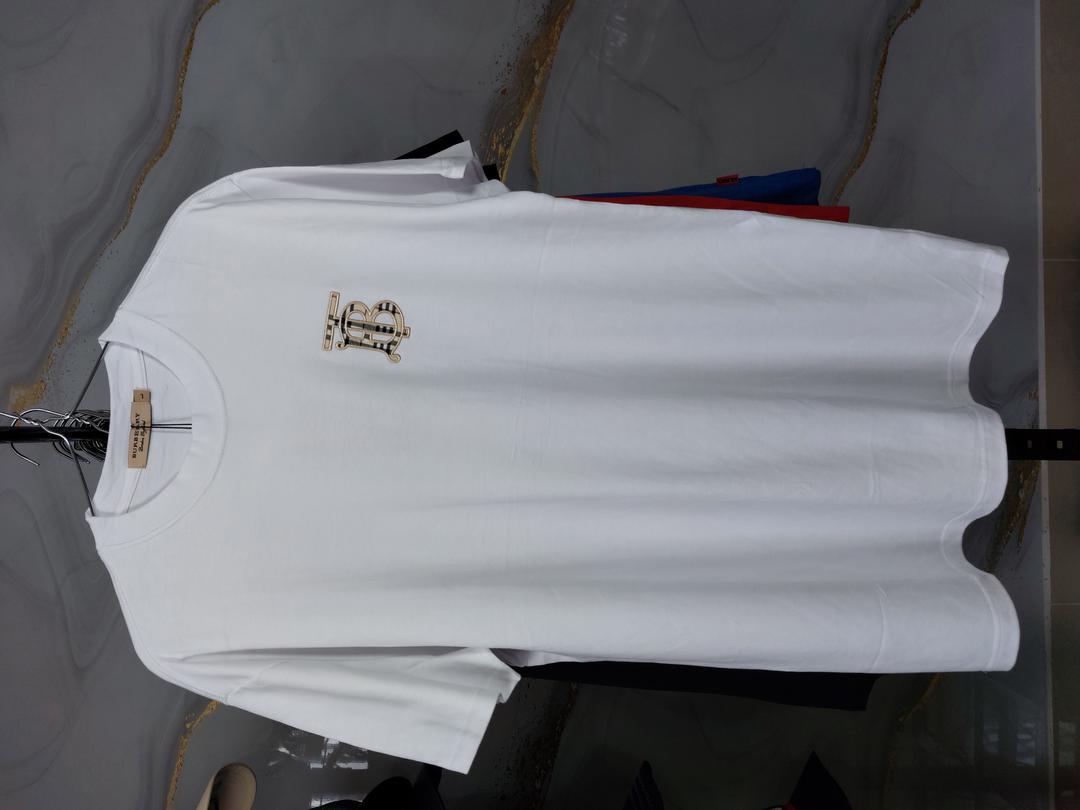 camiseta-burberry-blanca-L-20241214_160743.jpg