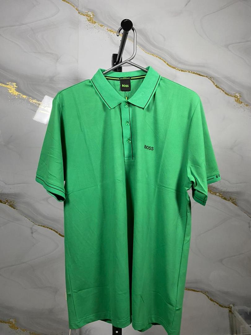 polo-boss-XXL-cuello-borde-linea-negra-full-verde-19800B.jpeg